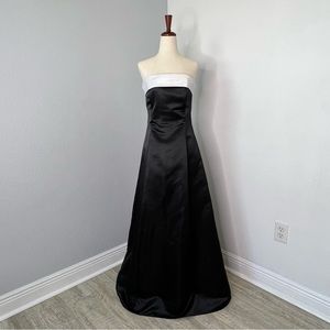 Classic Black and White Gown ♟